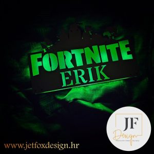 Unikatna lampa inspirirana igrom Fortnite, personalizirana s omiljenim likovima, motivima i imenom. Idealna za sve obožavatelje Fortnitea, dodaje šarm i stil u dječje sobe.