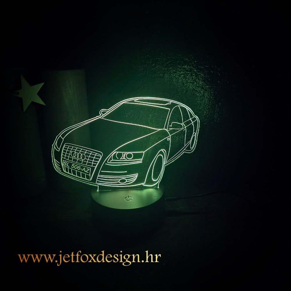 Personalizirana LED lampa s motivom Audi A6 i registracijom na tablici – savršen poklon za ljubitelje automobila.